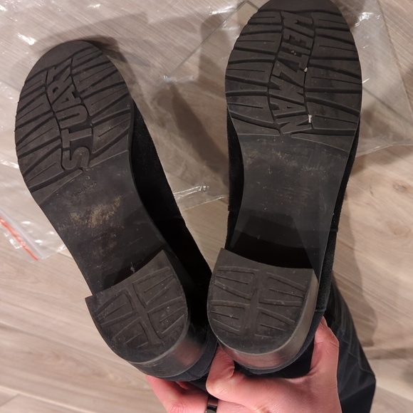 Stuart Weitzman Reserve Suede Strech Back - Picture 6 of 7